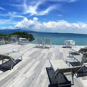 Ca' Serena 3*, Sirmione Itália